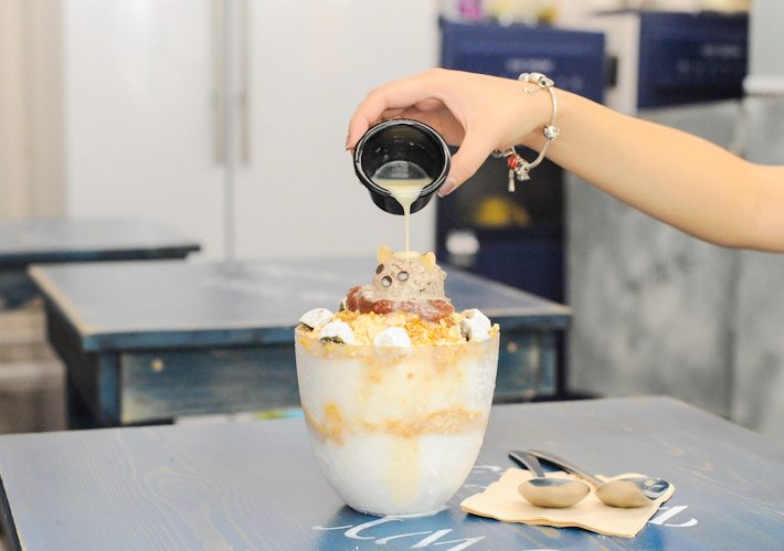 Snowy-village-injeolmi-bingsu