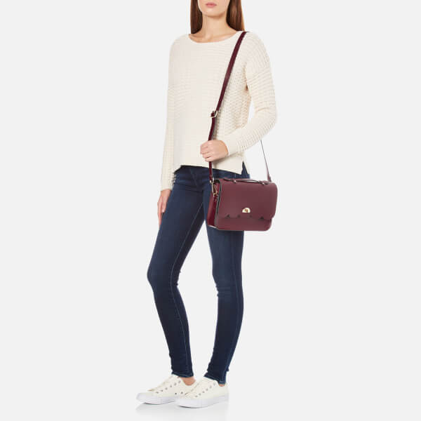 11229243-3654425247040691