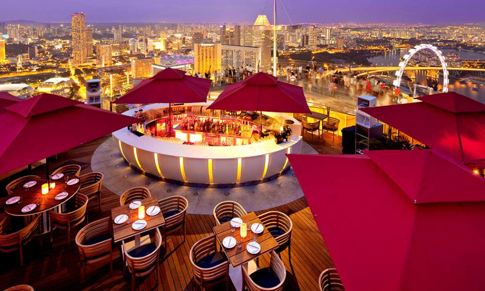 皇后带你飞系列露天空中酒吧俯瞰新加坡夜景感受高空浪漫