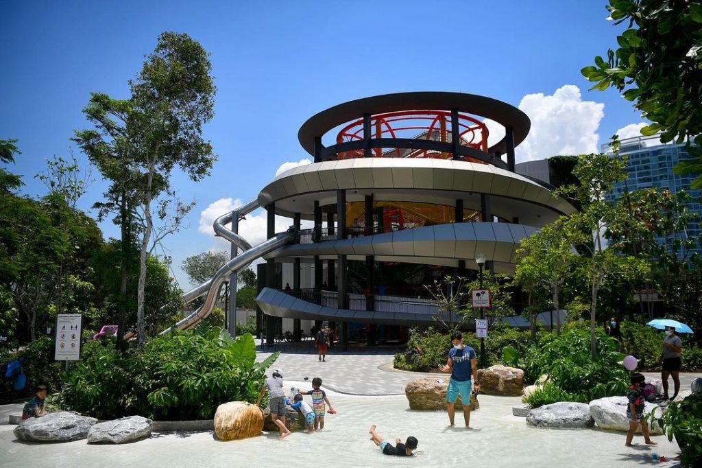 全新海岸游乐园新加坡最高室外游乐场正式开放16米游乐塔超长滑梯吊桥